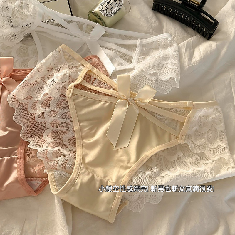 【雲般的透氣呵護！】透氣蕾絲蝴蝶結女褲，展現你的私密時尚態度！蕾絲邂逅蝴蝶結，釋放私密的浪漫與自在，讓你的內衣櫃升級時尚感！一縷空氣感，一抹蕾絲柔，私密蝶影處，自在無限柔！